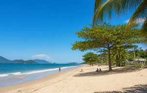 7 destinos de praia para viajar antes da alta temporada e encontrar menos movimento