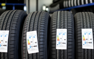 Pneu original ou marca alternativa: o que conferir no Inmetro antes de trocar os quatro?