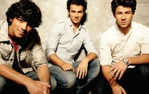 Jonas Brothers, a banda estadunidense