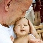 Bruce Willis é pai novamente