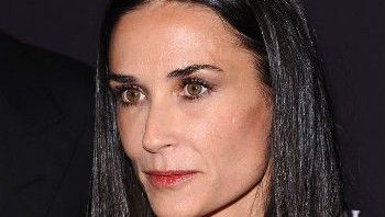 Demi Moore dá sinais de superação