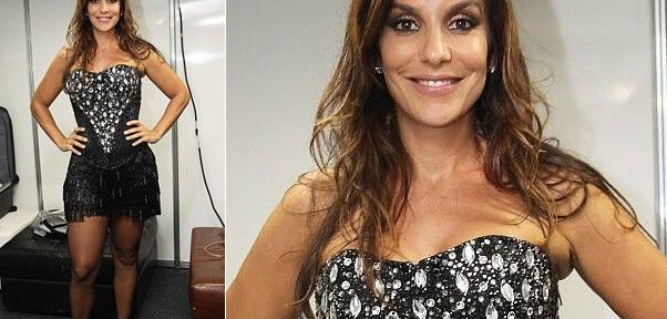 Ivete Sangalo está loiríssima