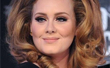 Adele já estaria no sétimo mês de gestação