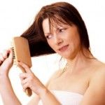 Aprenda a diferenciar a gravidade de cada tipo de queda de cabelo