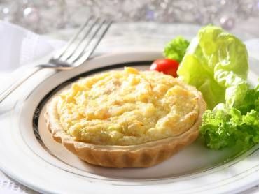 Miniquiche de alho poró e bacalhau