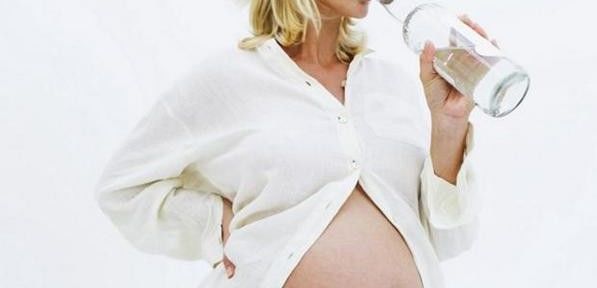 O consumo de álcool na gravidez pode causar sérios problemas de saúde no bebê e na gestante