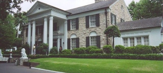 Casa onde Elvis Presley morava é colocada a venda por 26 milhões