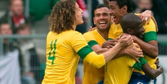 Brasil Goleia Japão e dá força para a volta de Kaká