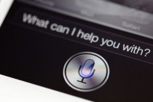 Finalmente iPhone brasileiro poderá ter Siri com suporte para o português