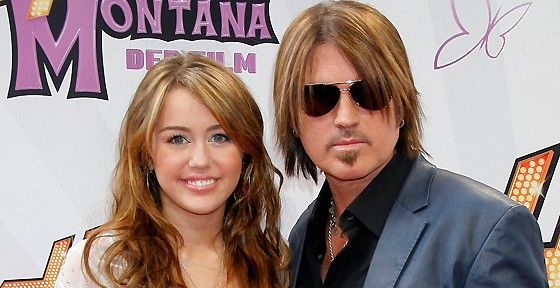 Pai de Miley Cyrus revela que sua filha terá três cerimônias de casamento