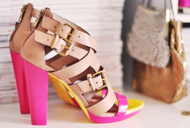 Renove-seus-sapatos-com-esmalte-de-unhas-1