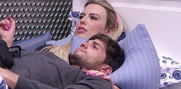 André conversa com Fernanda sobre o futuro do dois em Big Brother Brasil 13