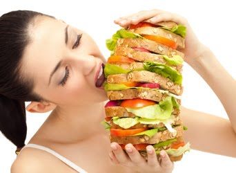 Mulher-comendo-lanche