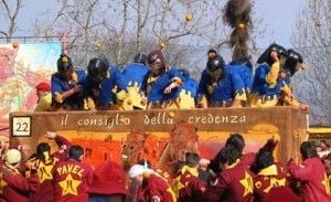 carnaval-guerra-laranjas-italia