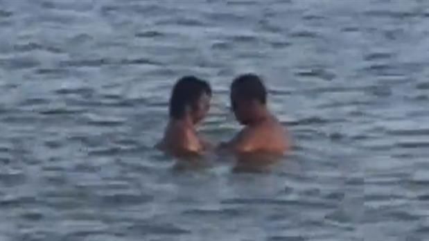 Casada gozada corno ver Videos de sexo porno samba