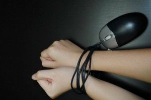 Internet pode viciar tanto quanto as drogas