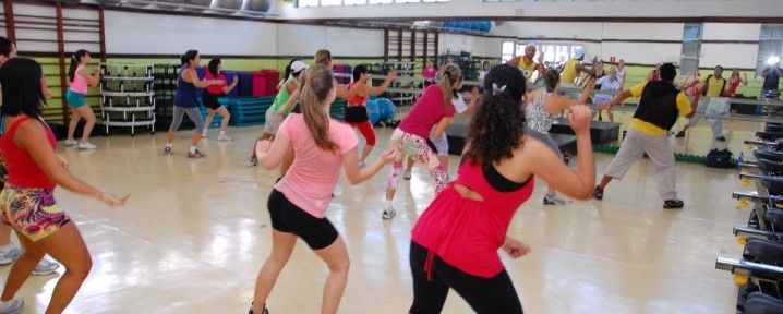 Aula de Zumba é a mais nova moda entre as mulheres