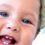 Dicas para cuidar dos primeiros dentinhos do bebê