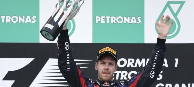 Vettel vence GP da Malásia e pede desculpas