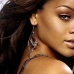 Rihanna curte novamente sua vida de solteira