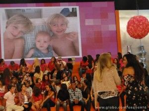 Angélica fala dos filhos durante a gravação do programa Esquenta