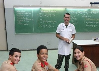 Exército abre concurso para seleção de professores