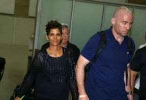 Halle chega ao Brasil para promover filme 