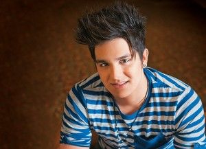 Luan Santana comemora nova turnê 'Te Esperando'