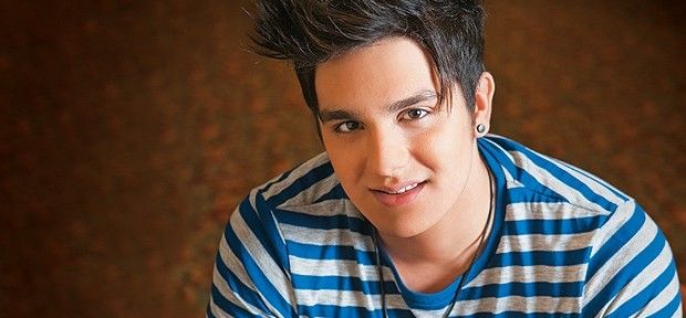 Luan Santana comemora sua nova turnê 'Te Esperando'