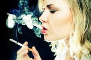 Mulheres que fumam e usam pílula tem mais chance de desenvolver trombose