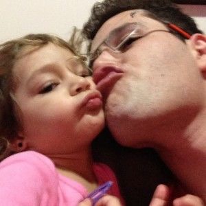 pedro_leonardo-com-sua-filha-apos-um-ano-doacidente