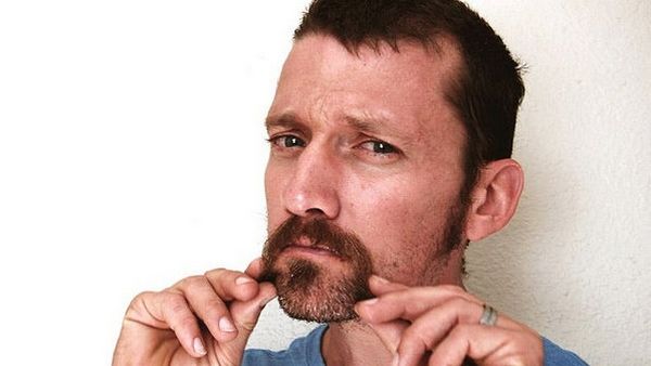 Homem que se aposentou com 30 anos