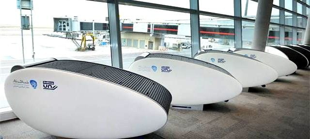 Aeroporto de Abu Dhabi testa “casulos para dormir”