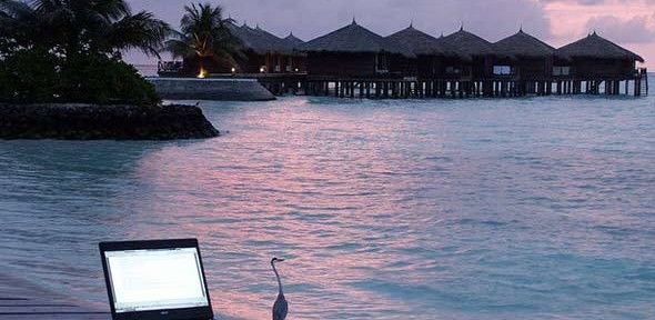 É possível tirar férias trabalhando na internet?