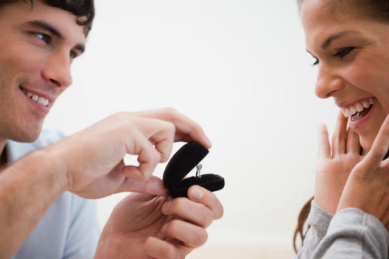 homens-preferem-mulheres-menos-atraentes-para-casar