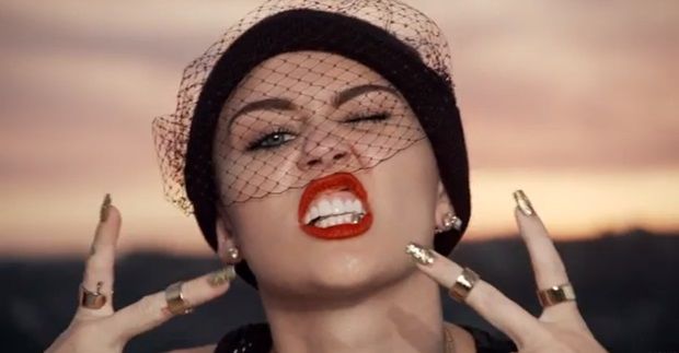 miley-cyrus-topo-parada-britanica