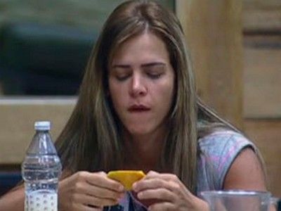 a-fazenda-denise-faz-sujeita-na-cozinha