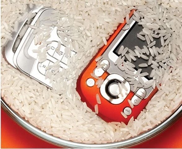 arroz-ajuda-resgatar-aparelhos-eletronicos-molhados