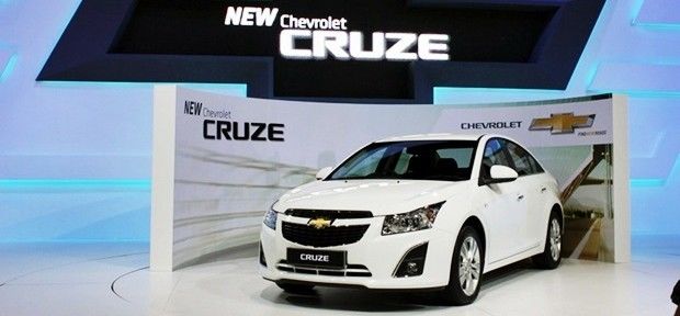 Chevrolet Cruze deve chegar a linha 2014 com sistema Mylink atualizado.