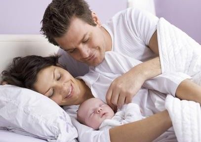 Pais perdem cerca de 44 dias de sono no primeiro ano do bebê