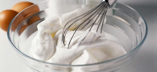 Faça clara em neve perfeita para suas receitas