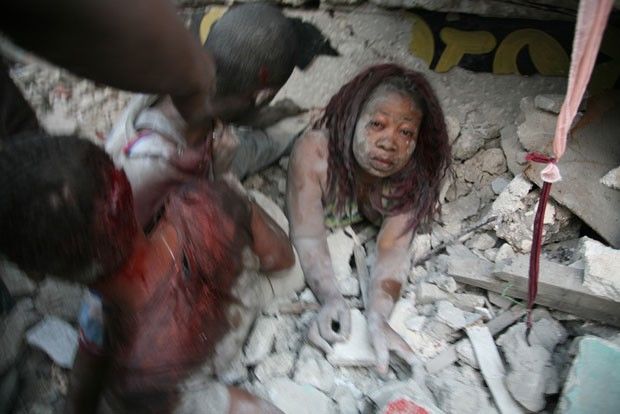 fotografo-ganha-mais-de-1-milhao-em-processo-por-foto-de-terremoto-haiti