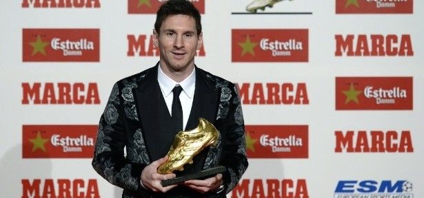Messi leva a Chuteira de Ouro e diz que pretende ficar para sempre no Barcelona