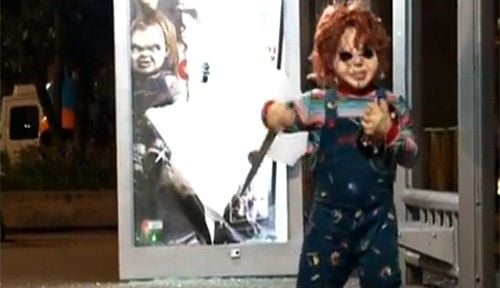 Pegadinha do Silvio Santos assusta as pessoas com o Chucky