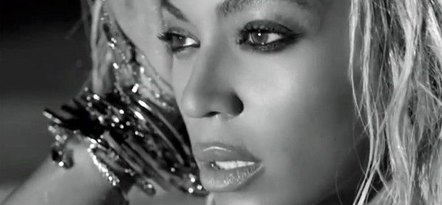 Beyoncé lança CD com novas músicas e participações de Jay Z e Blue Ivy