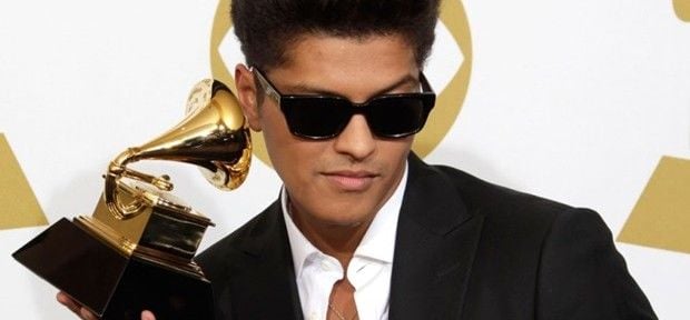 Bruno Mars é eleito pela Billboard como o artista do ano