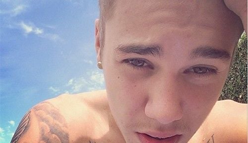 Justin Bieber chama fã australiana de "baleia encalhada"