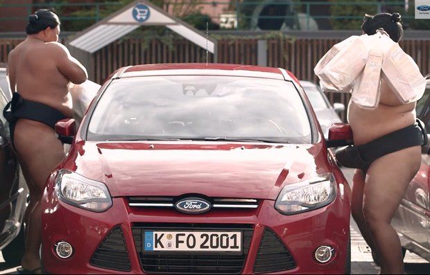 lutadores-de-sumo-comercial-novo-ford-focus