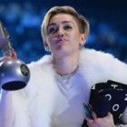 Miley Cyrus leva prêmio MTV como a artista do ano