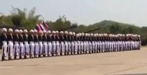 Dia do Exército na Tailândia ao som de 'The Final Countdown' (desfile militar)